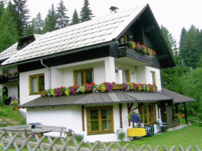 Beautiful Apartment with Sauna Balcony Ski Storage